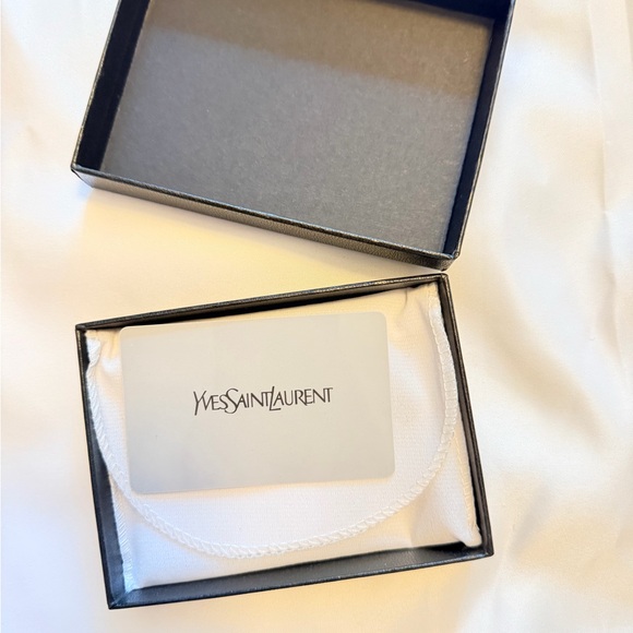 Yves Saint Laurent Gift Box + Dust Pouch - Picture 2 of 6